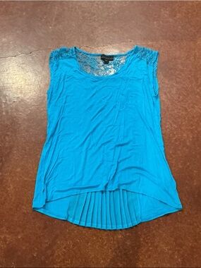 attention Bright Turquoise Lace-Yoke Pleated-Hem Tank